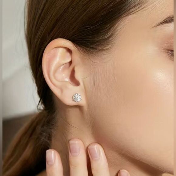 1CT EACH! Gorgeous Sterling Silver Moissanite Stud Earrings 1CT ea! - Picture 4 of 5